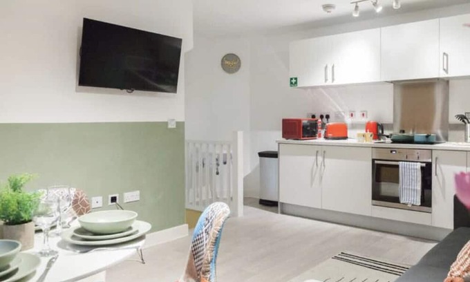 Wakefield Apartment | Wakefield Hideaway – 2BR Comfort for 4