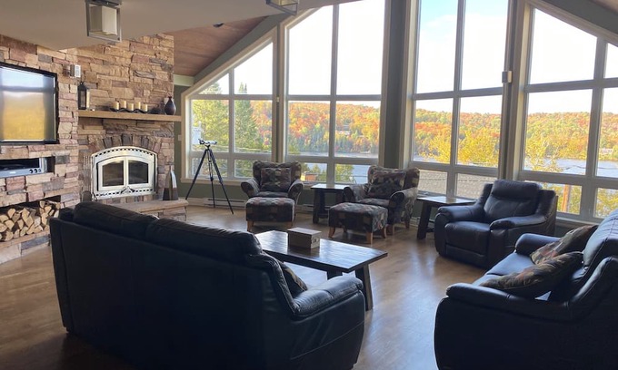 Sainte-Marguerite-du-Lac-Masson Ski Chalet | Panoramic view of Lac Masson. A lot of activities! Rental 31 days and more
