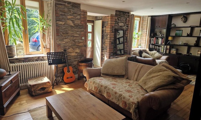 Barranisky Cottage | Uniquely designed cosy 2-bedroom cottage in Tinahely
