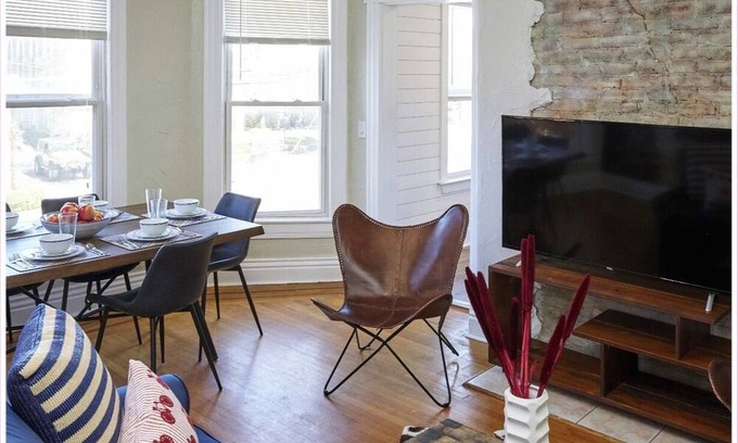Tyler Park Apartment | Stylish 3BR Retreat in Kentucky