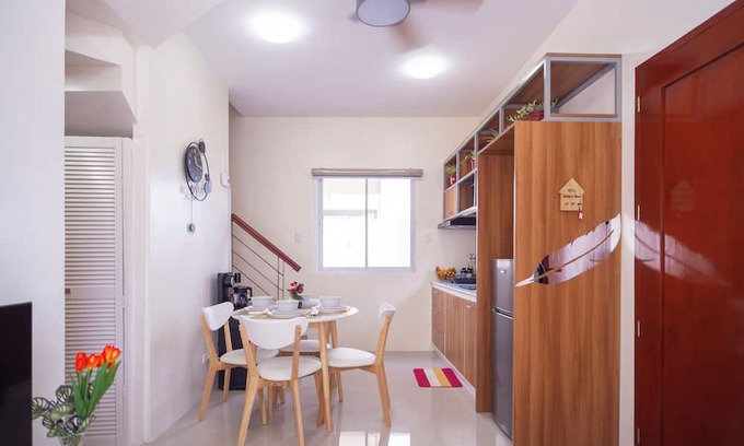 Dauis House | Nice 2-bedroom house with AC and fastest WiFi in charming Dauis