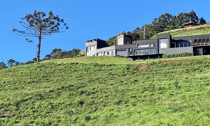 Goncalves Cottage | CASA MANTIQUEIRA - Gonçalves - MG - 16 guests - 6 suites - swimming pool - gym