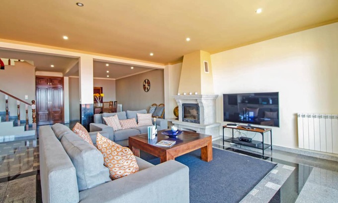 Vila Praia de Ancora Villa | Vila Lucia - House With Seaview And Barbecue
