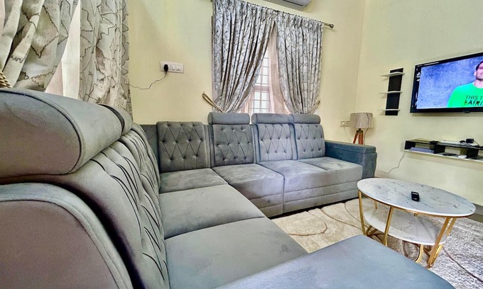Chittilapilly House | Krishnakripa - Delightful 3-bedroom house with AC in Guruvayur