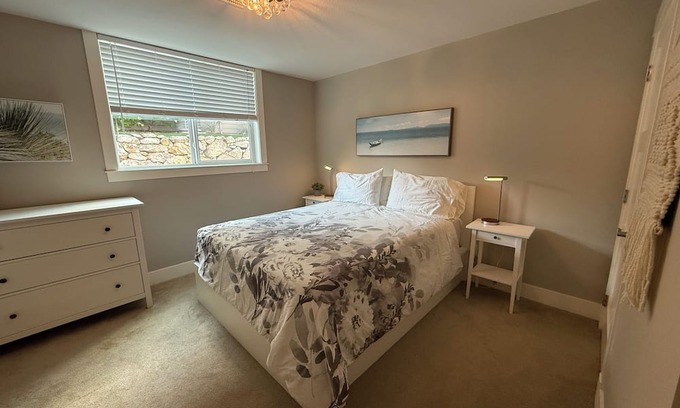 Black Mountain House | Kelowna Getaway - Black Mountain Golf & Ski