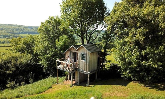 Montoillot House | Clos de Fougères - The perched hut