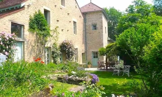 Montoillot House | Clos de Fougères - Gîte entier le Bourguignon