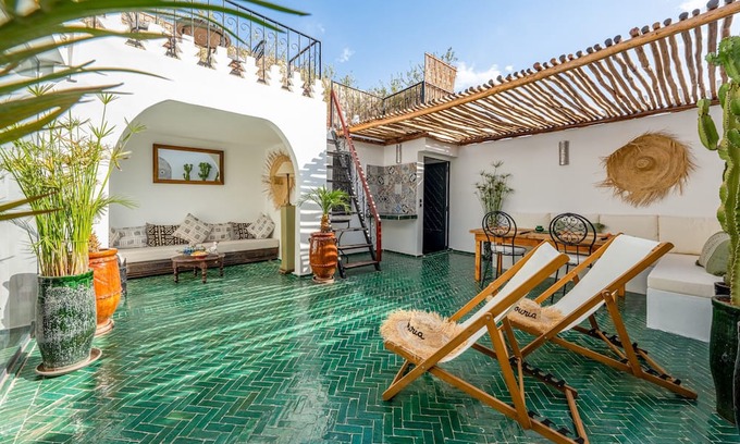 Bab Taghzout House | PRIVATE RIAD DAR TOURIA