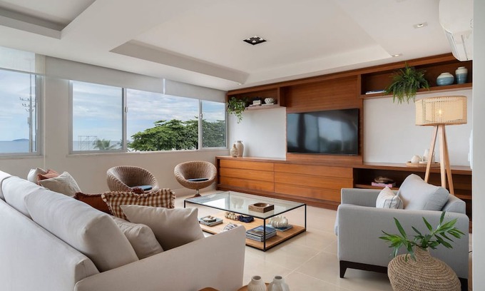 Copacabana House | Copacabana – Av. Atlântica | Panoramic Ocean View