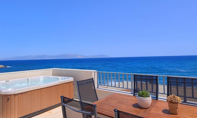 Agia Pelagia Apartment | Beachfront Ela Luxury Stay with Jacuzzi & Views