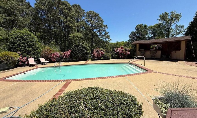 Berkeley Apartment | Tranquility at The Pines Farm