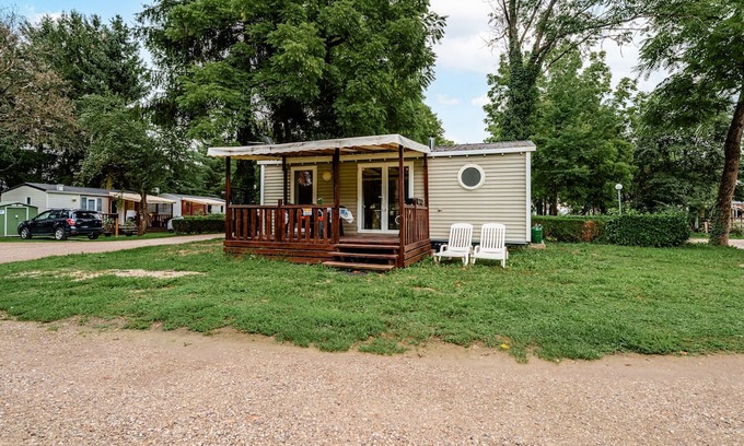 Boofzheim Apartment | Apartment 'Lydia's Mobile Home' with Shared Pool, Private Terrace and Private Garden