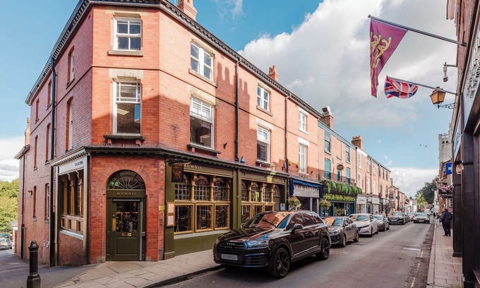 Knutsford Apartment | Central Knutsford Loft Apartment