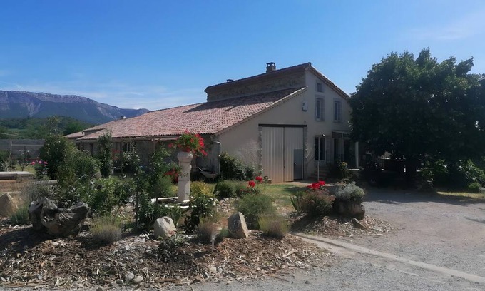 Laragne-Monteglin Cottage | Gîte la grange du logis