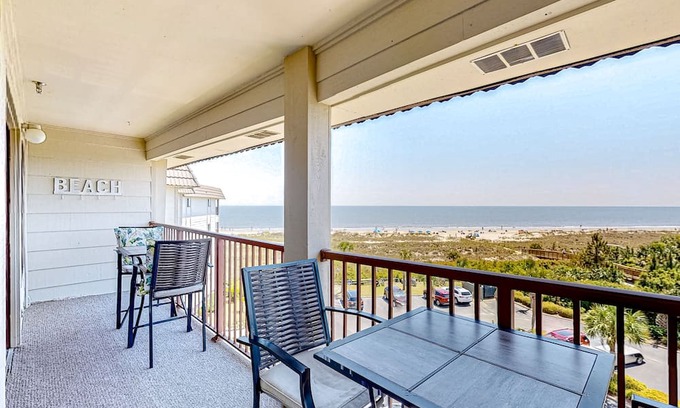Folly Field Condo | Newly renovated beachfront condo with pool, tennis, restaurants, gym, & balcony
