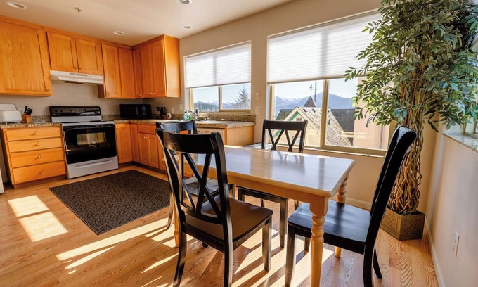 Sitka Apartment | 406 Etolin Way - 1 Bedroom, 1 Bathroom, Located Downtown