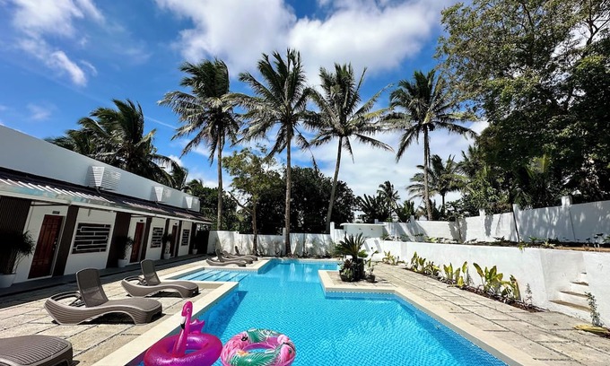Amadeo Apartment | Solstice Suites With Pool 52 Pax capacity