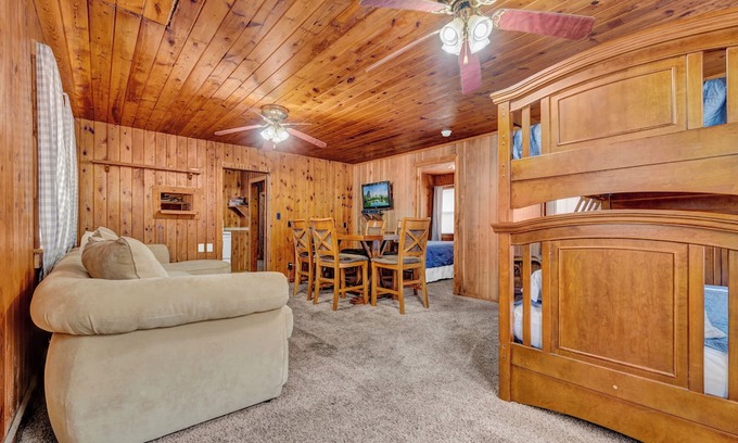 Smithville Cabin | Scenic Lake Front Lodge with Pool, Bar & Grill Amenities