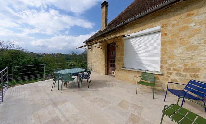 Gourdon House | Discover Les Gites de la Vallée du Ceou: Pet-Friendly Retreat