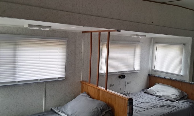 Cloquet RV Rental | Jayco n1 queen 2 doubles lots of living space AC furnace wifi 2tvs fridge stove