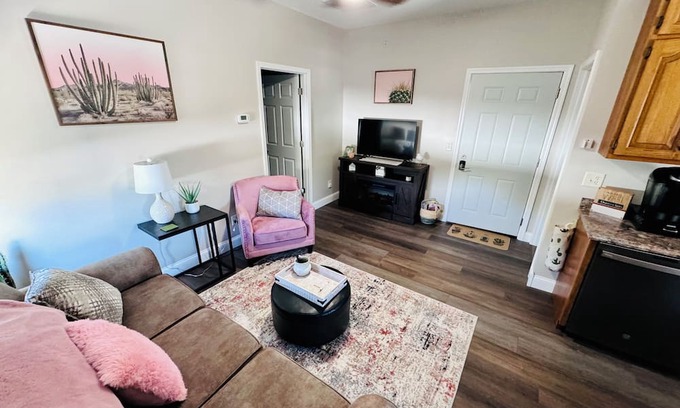 Moweaqua Apartment | Cozy 1-bedroom apartment with Fast WiFi, AC in Peaceful Moweaqua - Hidden Gem