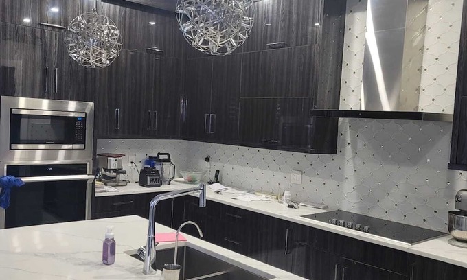 Surrey Newton House | Family-Focused Retreat with 4 Bedrooms and Child-Friendly Amenities