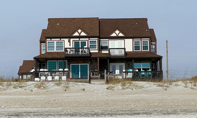 Emerald Isle House | Oceanfront Beach Townhouse Perfect for Families