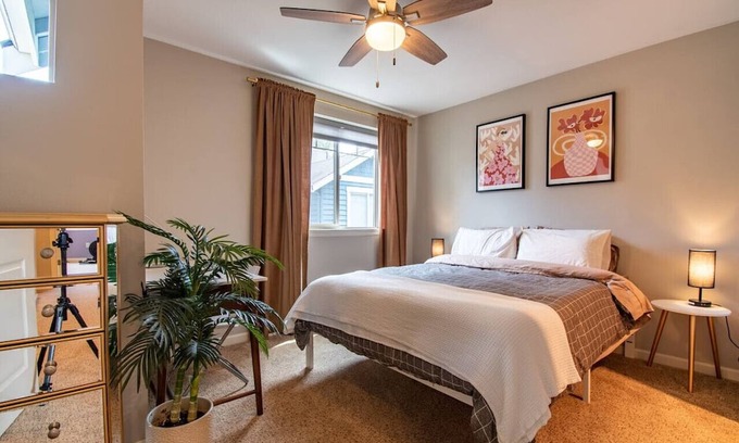 Minor House | Spacious 3 Bedroom Townhouse with Private Backyard Retreat