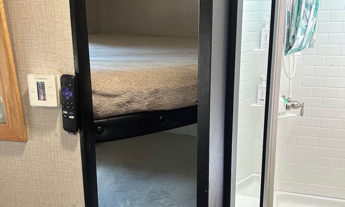 La Hacienda Estates Resort | Cozy Camper near lake Travis & Colorado River