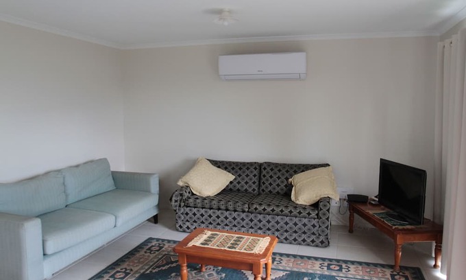 Malmsbury House | Comfortable Two Bedroom House in Historic Malmsbury