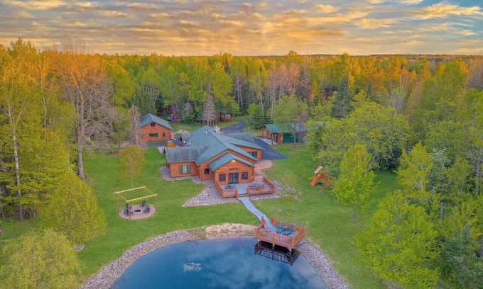 Lincoln County Cabin | Big Somo Lodge | 430 Acres Pond Sauna Trails