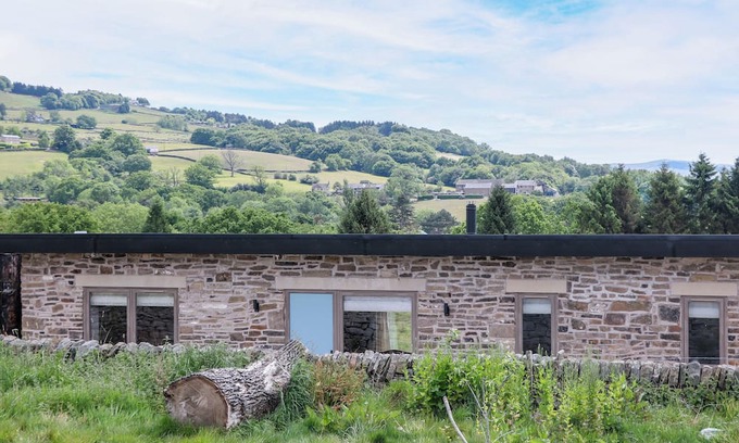Stockport Cottage | THE STABLES - VINEYARD STAY, pet friendly in Marple Bridge