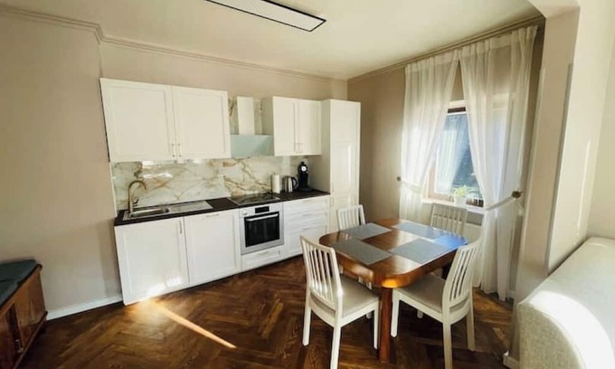 Idar-Oberstein House | Fitter's room accommodation in the center