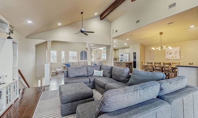 April Sound House | Spacious lake house with kitchen, patio with great view on the water & boat slip