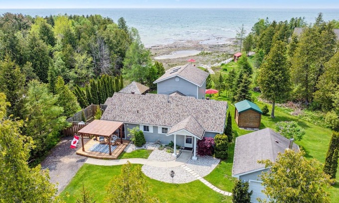 South Bruce Peninsula Cottage | Stunning Waterfront Retreat - Pike Bay