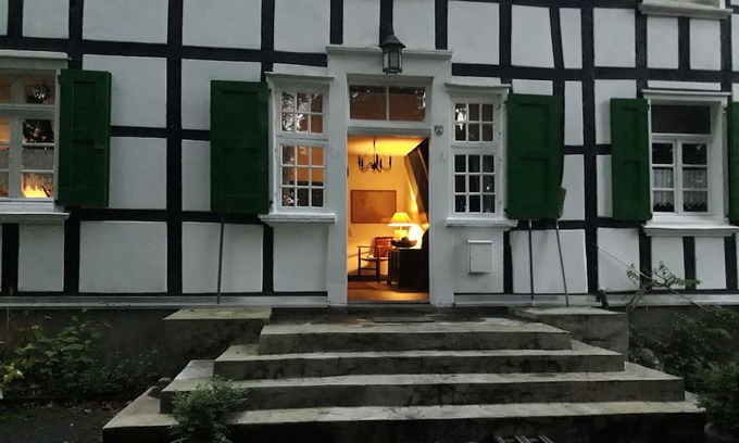 Hattingen Apartment | Living in an idyllic oasis of peace