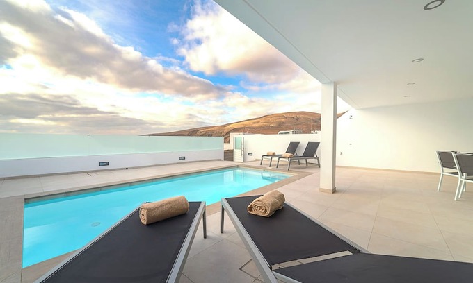 Yaiza Villa | VILLA GAROÉ