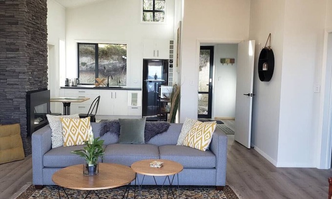 Acacia Bay House | Views over Whakaipo Bay - elevated over lake and countryside with privacy & stunning views