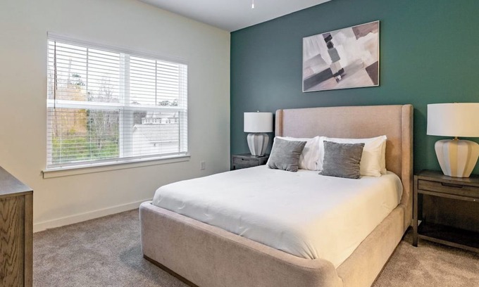 Wilmington Apartment | Barsala l Brand-new fully furnished 3BD with access to fast Wi-Fi and gym