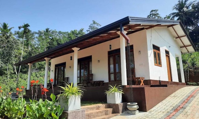 Boossa House | Charming country house with WiFi and AC in enchanting Galle