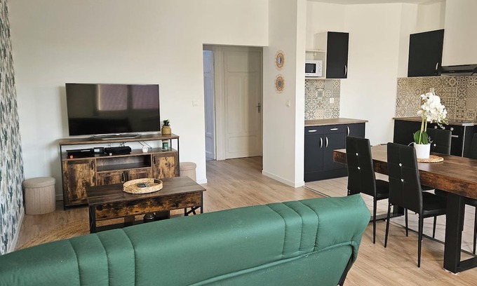 Le Boulou Apartment | Bohemian apartment in the center of town