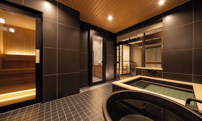Adachi House | Airport transfer and sightseeing taxi options avai/Adachi-ku Tokyo
