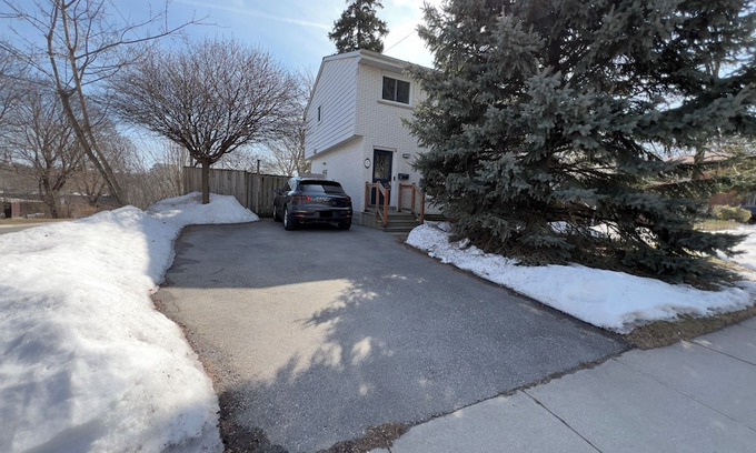 Hespeler House | Cozy Fully furnished, Specious 2 story home!. Parking on premises, pet friendly!