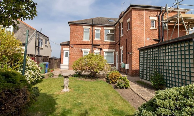 Seaton Sluice Apartment | Seaside Getaway Stunning Maisonette with Views | Pass the Keys