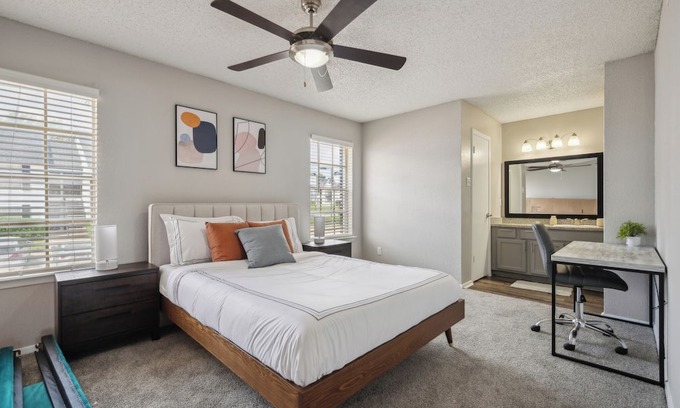 Bedford Apartment | 3001 Crystal Springs 723 I Spacious 2 Bed 2 Bath