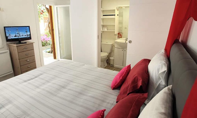 Dax Apartment | Ideal Getaway in Dax – Cozy Apartment, Close to Thermal Baths, Quiet & Wi-Fi for 2-4 Guests