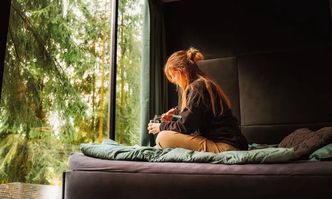 Hazlov Cabin | LakeWood. Hidden Mirror Retreat in wild Forest. Premium-designed cabin whit WiFi