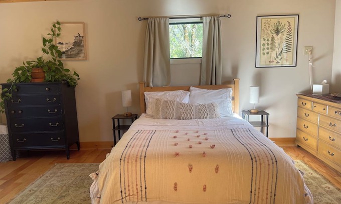 Grass Valley Cabin | Charming 1-bedroom Cabin in the Forest Nevada City with AC, WiFi