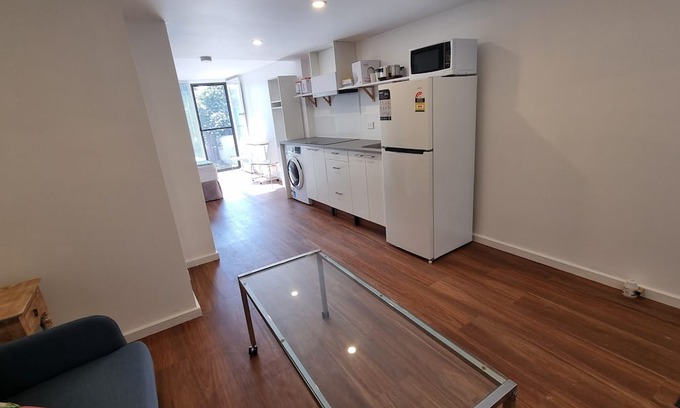 Surrey Downs Apartment | Footy Favourite - Gather Round Perfection