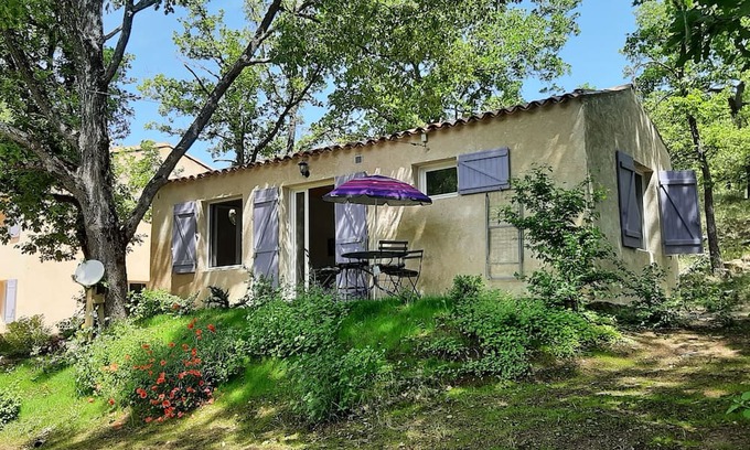 Sainte-Croix-a-Lauze House | Country cottage, calm and relaxation in the sun.
